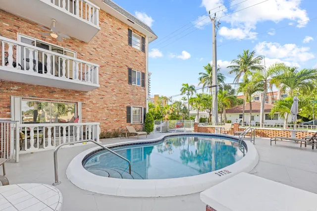 $180,000 | 424 North Riverside Drive, Unit 306, Pompano Beach, FL 33062