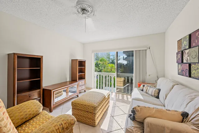 $180,000 | 424 North Riverside Drive, Unit 306, Pompano Beach, FL 33062