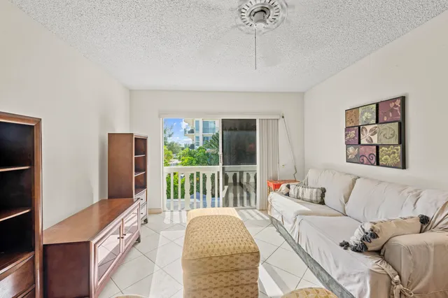 $180,000 | 424 North Riverside Drive, Unit 306, Pompano Beach, FL 33062
