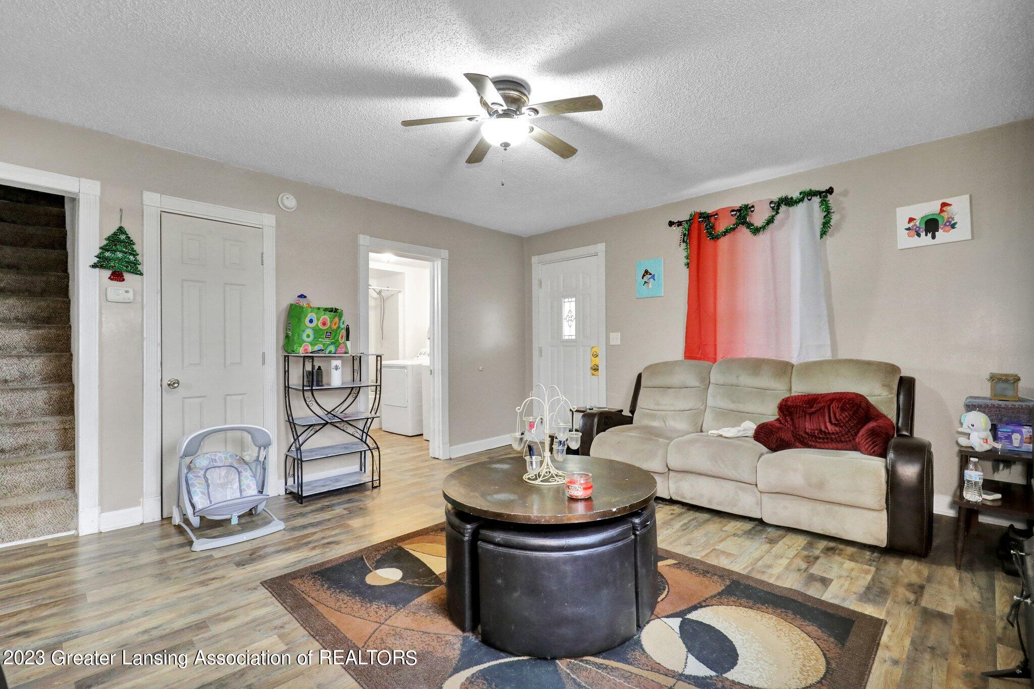 2805 West Jolly Road Lansing, MI 48911 - Photo 7 of 31 4-web-or-mls-Open Ended Media-3
