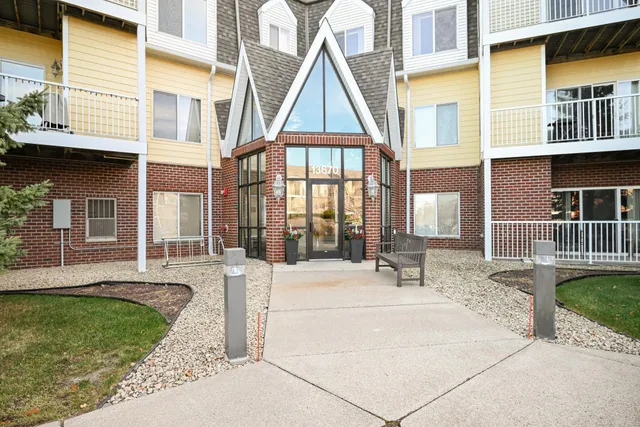 $275,000 | 13670 Carrach Avenue, Unit 304, Rosemount, MN 55068