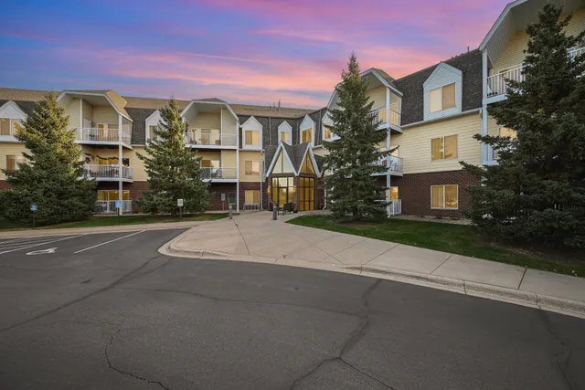 $275,000 | 13670 Carrach Avenue, Unit 304, Rosemount, MN 55068