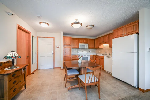 $275,000 | 13670 Carrach Avenue, Unit 304, Rosemount, MN 55068