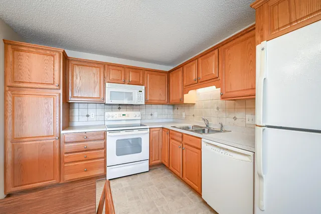 $275,000 | 13670 Carrach Avenue, Unit 304, Rosemount, MN 55068