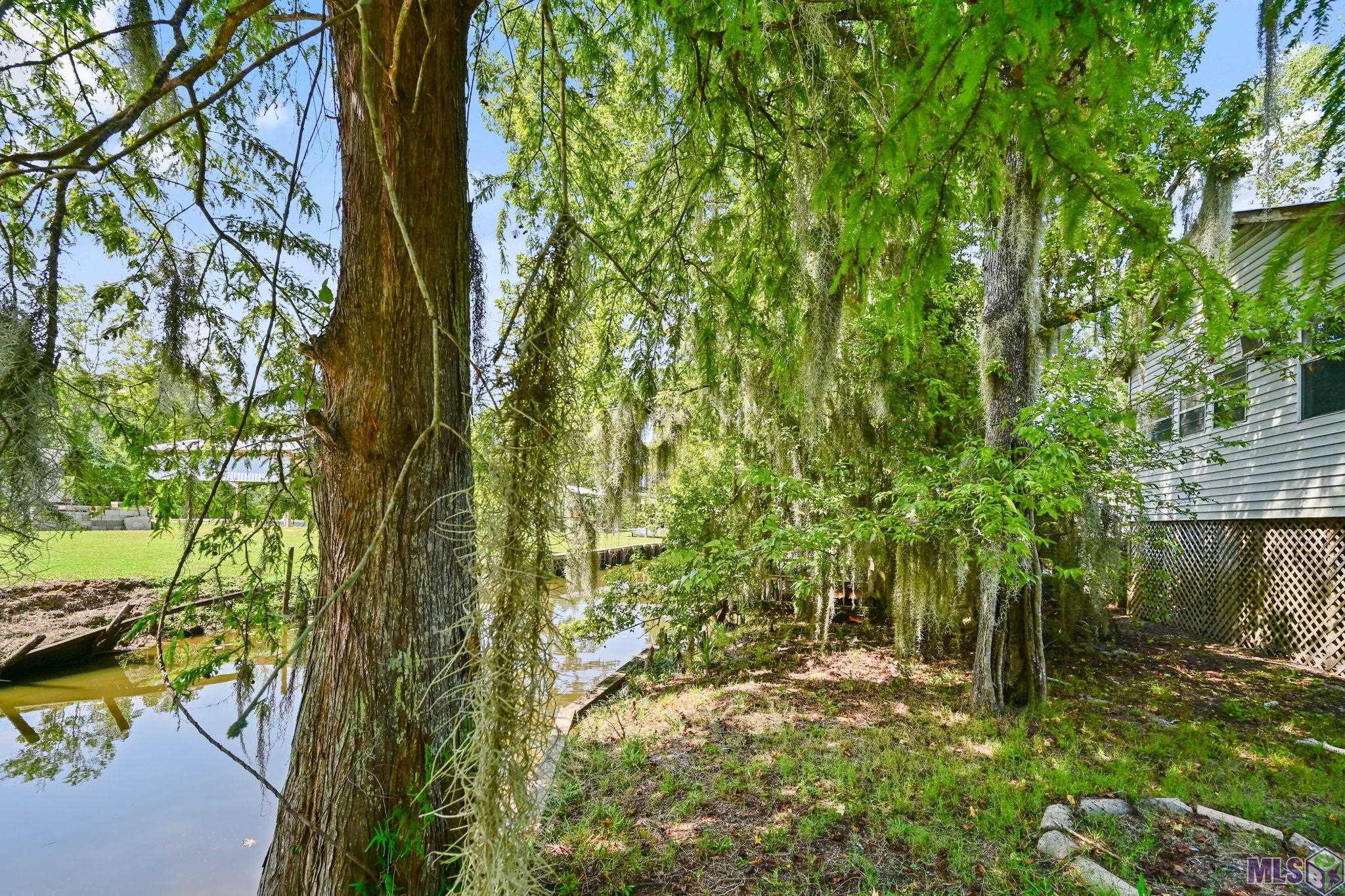 13065 Fox Street Maurepas, LA 70449 - Photo 4 of 25 Gallery Image 4