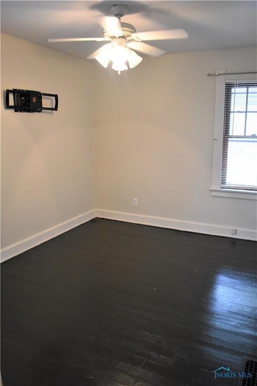 1725 Gilbert Road Toledo, OH 43614 - Photo 32 of 49 3rd Bedroom just redone.
