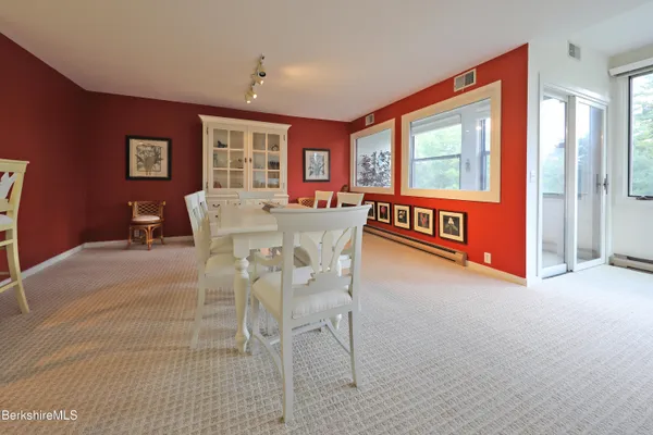 $585,000 | 19 Hawthorne Road, Unit CARRIAGE BARN E2, Stockbridge, MA 01262