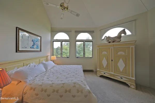 $585,000 | 19 Hawthorne Road, Unit CARRIAGE BARN E2, Stockbridge, MA 01262