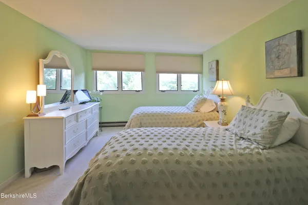 $585,000 | 19 Hawthorne Road, Unit CARRIAGE BARN E2, Stockbridge, MA 01262