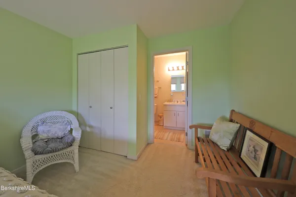 $585,000 | 19 Hawthorne Road, Unit CARRIAGE BARN E2, Stockbridge, MA 01262