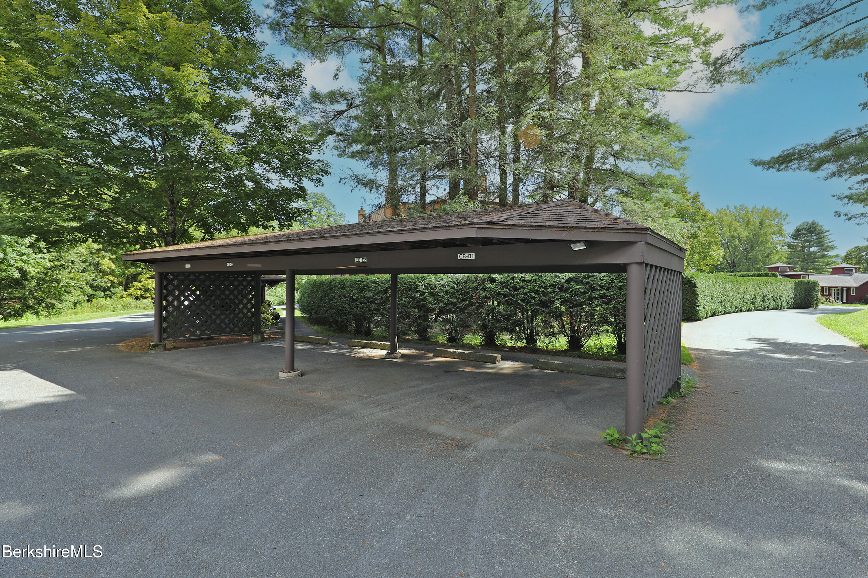 19 Hawthorne Road, Unit CARRIAGE BARN E2 Stockbridge, MA 01262 - Photo 38 of 47 a view of an outdoor space with a street