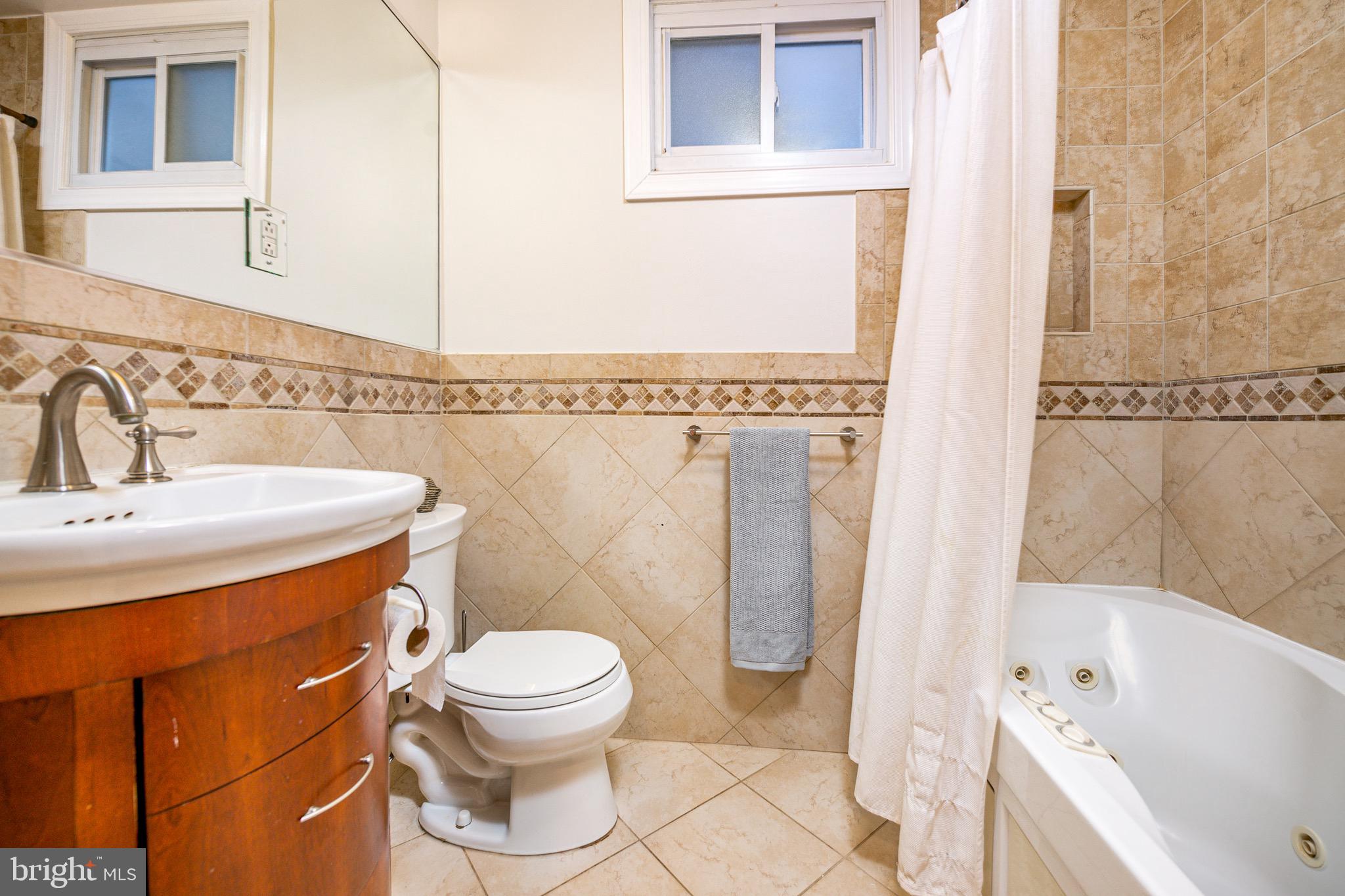 123 17th Street Southeast, Unit 2 Washington, DC 20003 - Photo 8 of 41