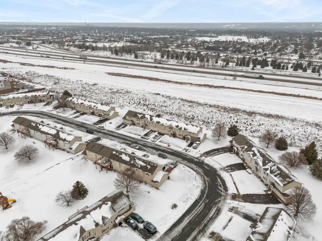 $294,900 | 2039 Brittany Court, Shakopee, MN 55379