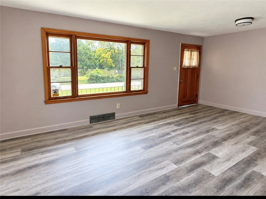 3950 Bayview Drive Decatur, IL 62521 - Photo 6 of 14 Gallery Image 6
