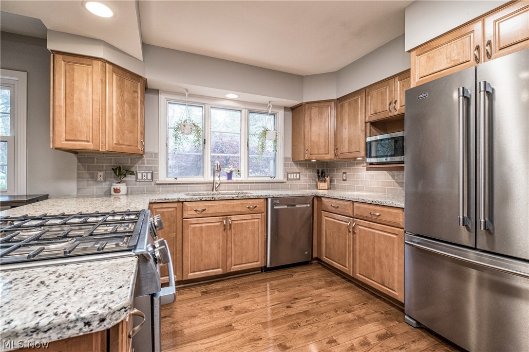 3108 Midvale Road Northwest Canton, OH 44718 - Photo 9 of 21 Granite counters too!