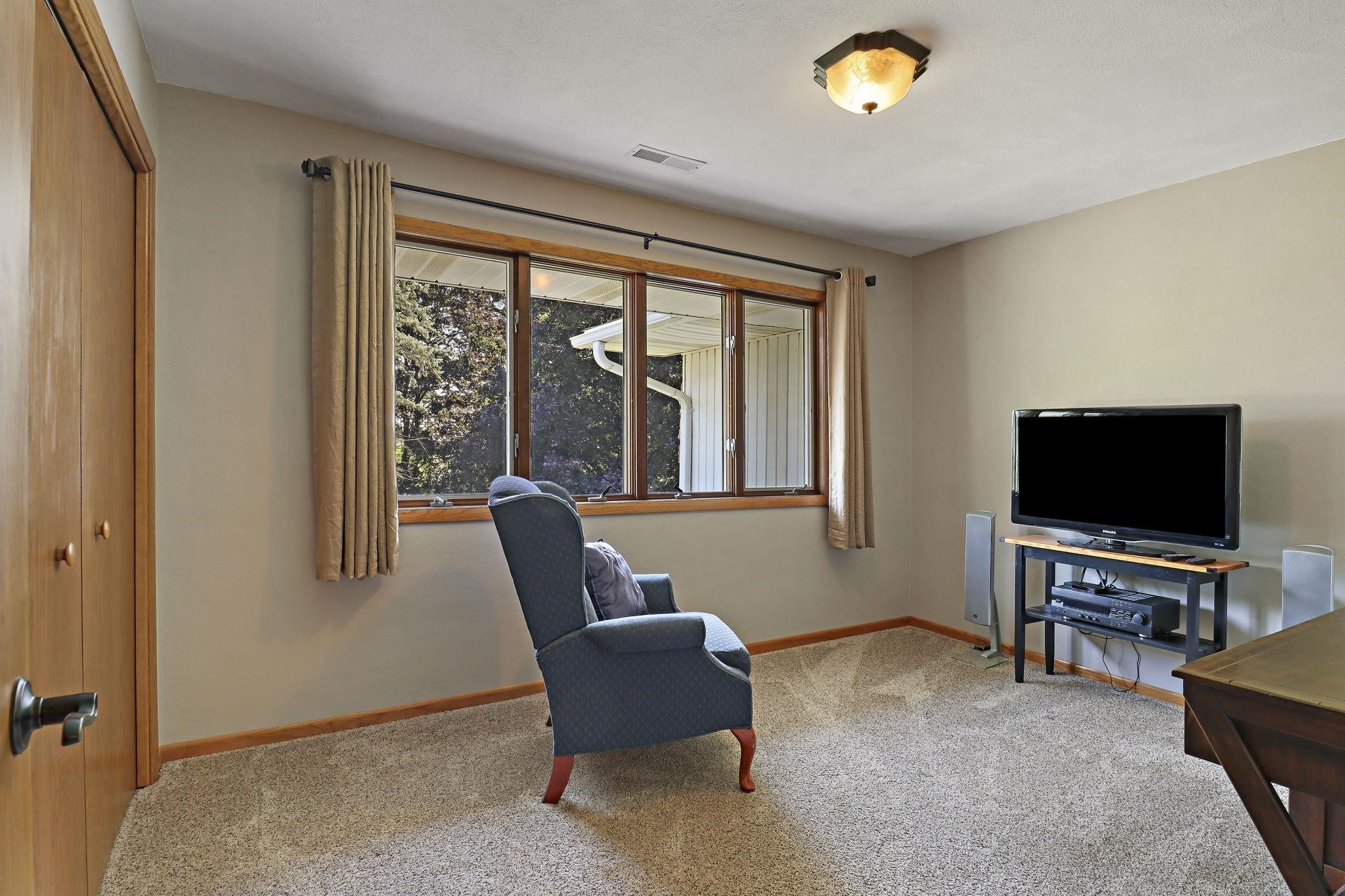 15314 Ives Grove Road Yorkville, WI 53182 - Photo 17 of 36