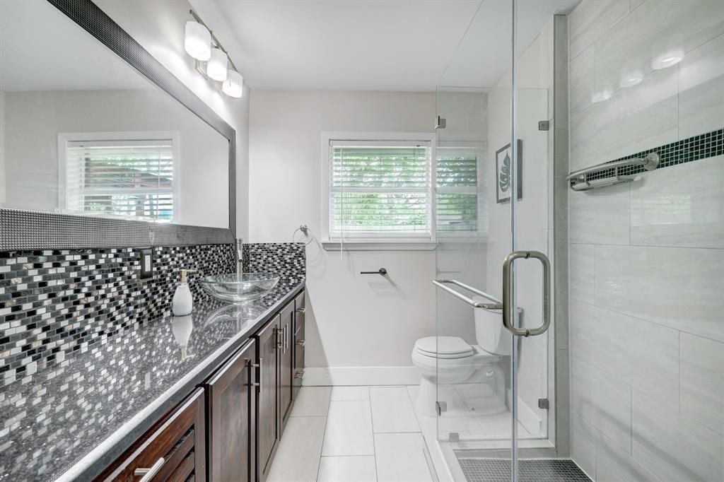 6837 Concho Street Houston, TX 77074 - Photo 12 of 16