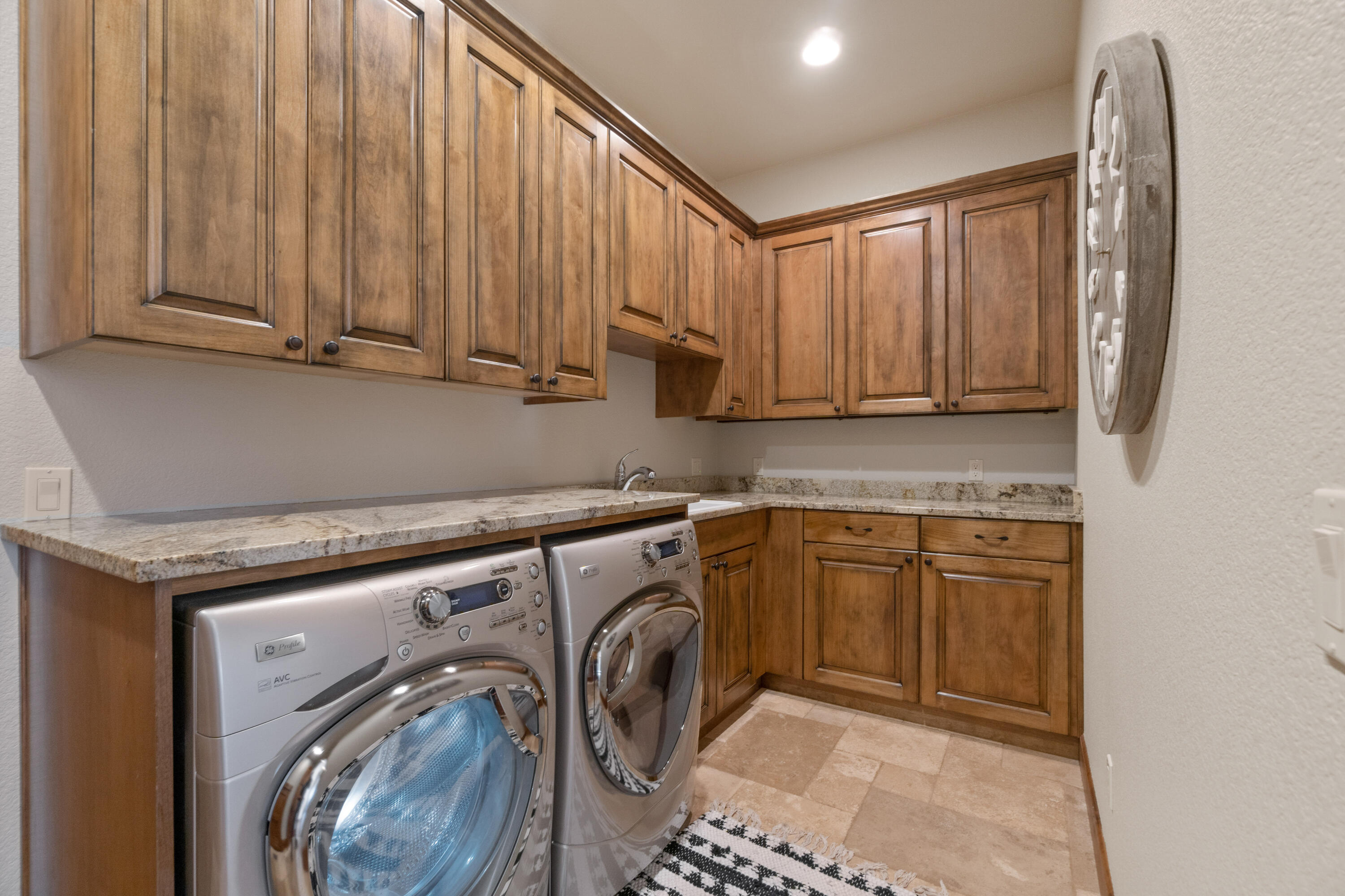 60430 Snap Shot Loop Bend, OR 97702 - Photo 35 of 54 60430 Snap Shot Lp_Laundry