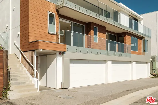 a picture of a bathroom with a sink