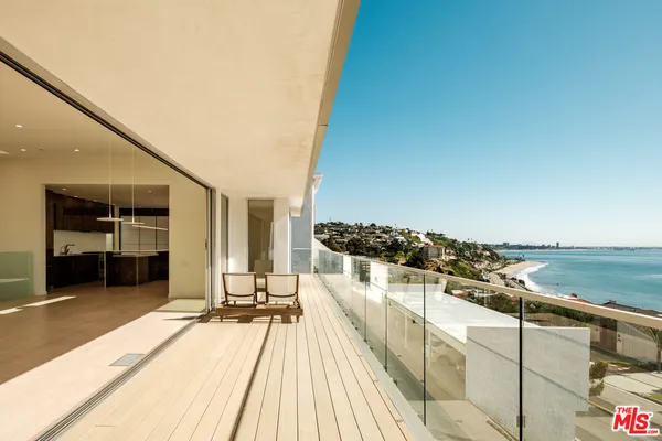 a view of room with washer and dryer