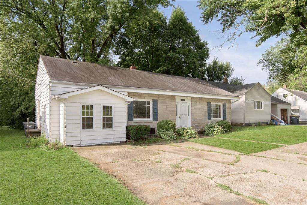 1611 Lindberg Road Anderson, IN 46012 - Photo 3 of 25