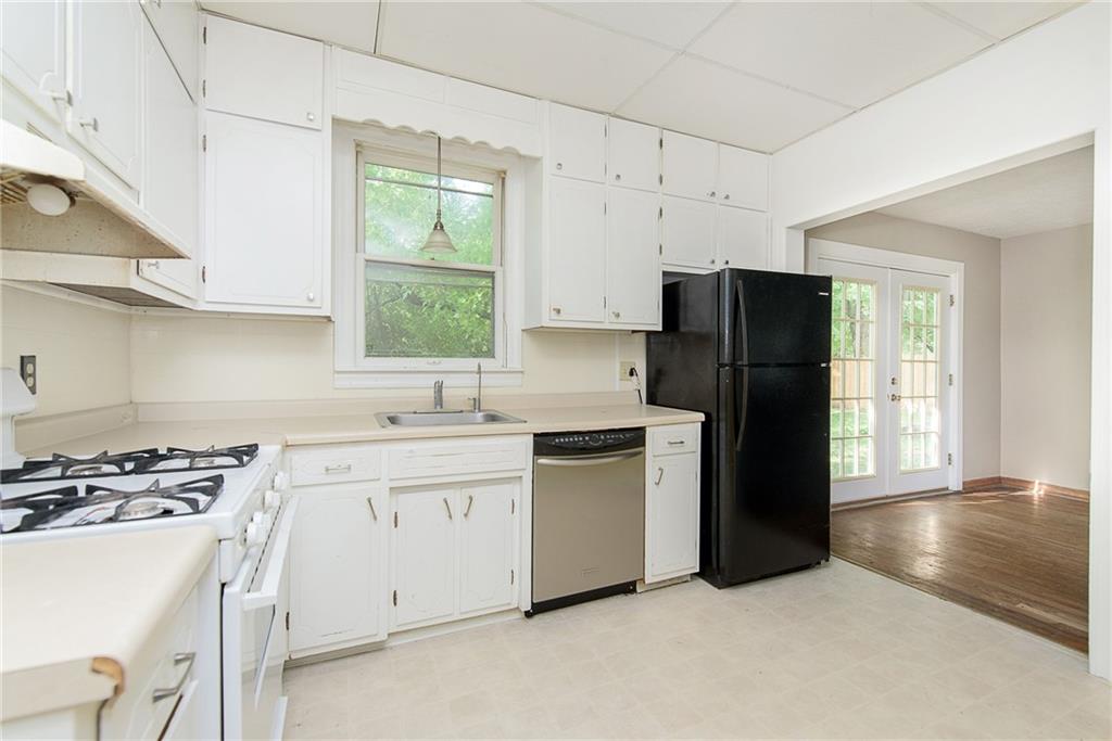 1611 Lindberg Road Anderson, IN 46012 - Photo 10 of 25