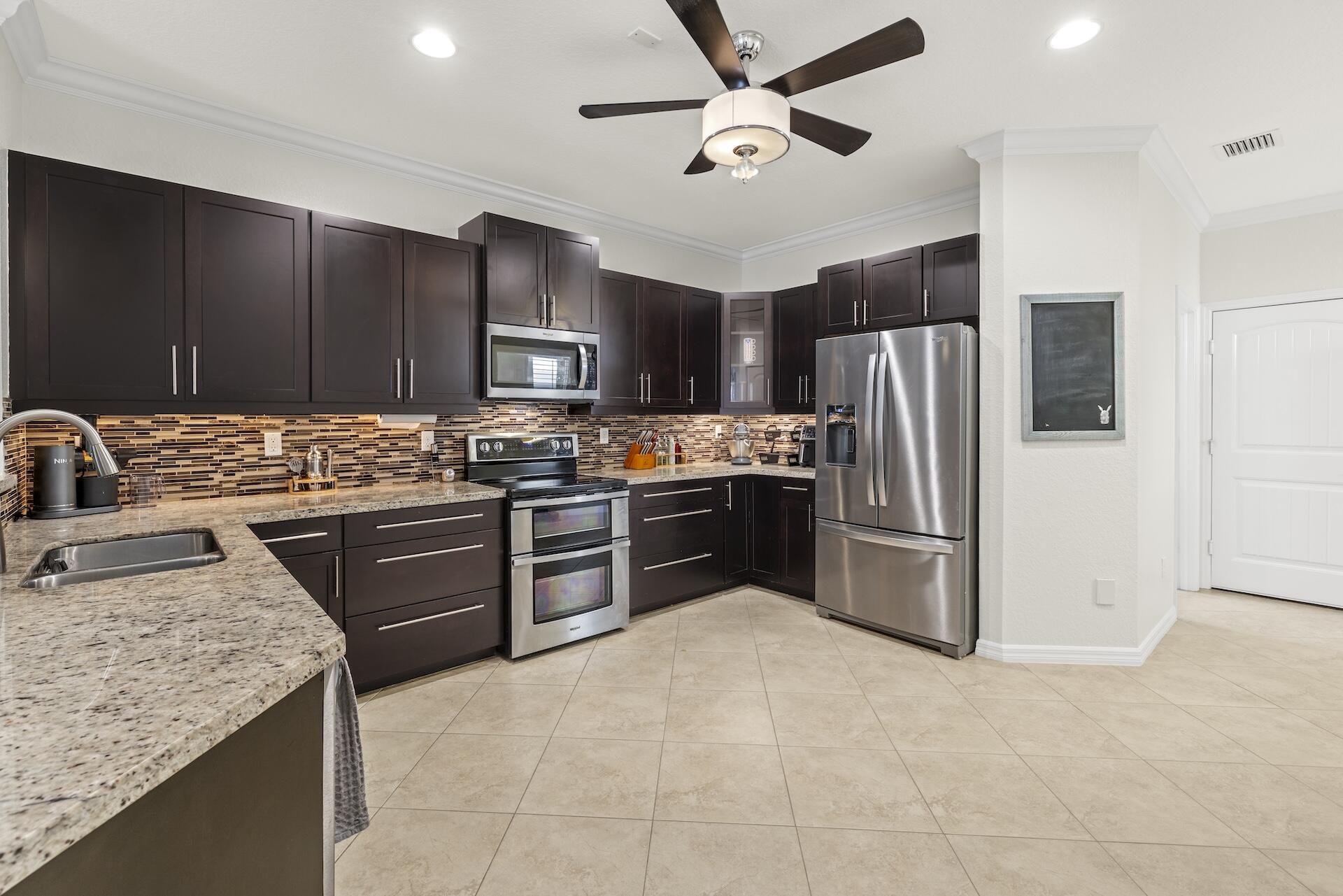 8364 Lyons Ranches Road Boynton Beach, FL 33472 - Photo 11 of 41 Kitchen