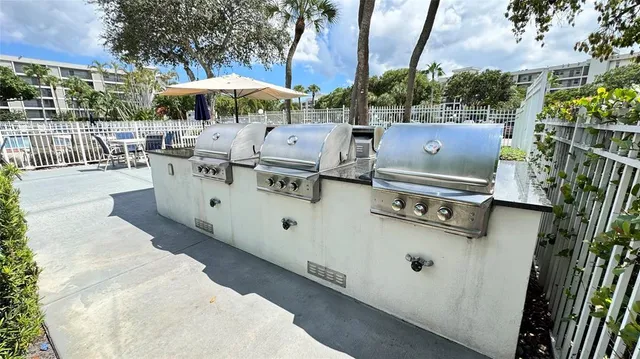 a view of backyard of the house