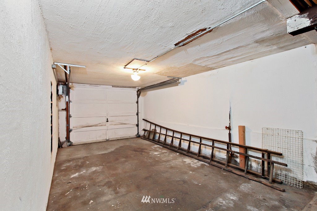 725 North 97th Street Seattle, WA 98103 - Photo 8 of 15 Gallery Image 8