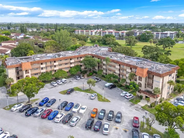 $1,800 | 6100 South Falls Cir Drive, Unit 410, Lauderhill, FL 33319
