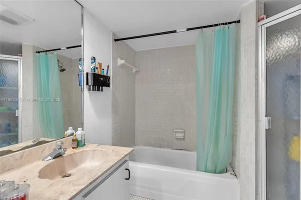 $1,800 | 6100 South Falls Cir Drive, Unit 410, Lauderhill, FL 33319