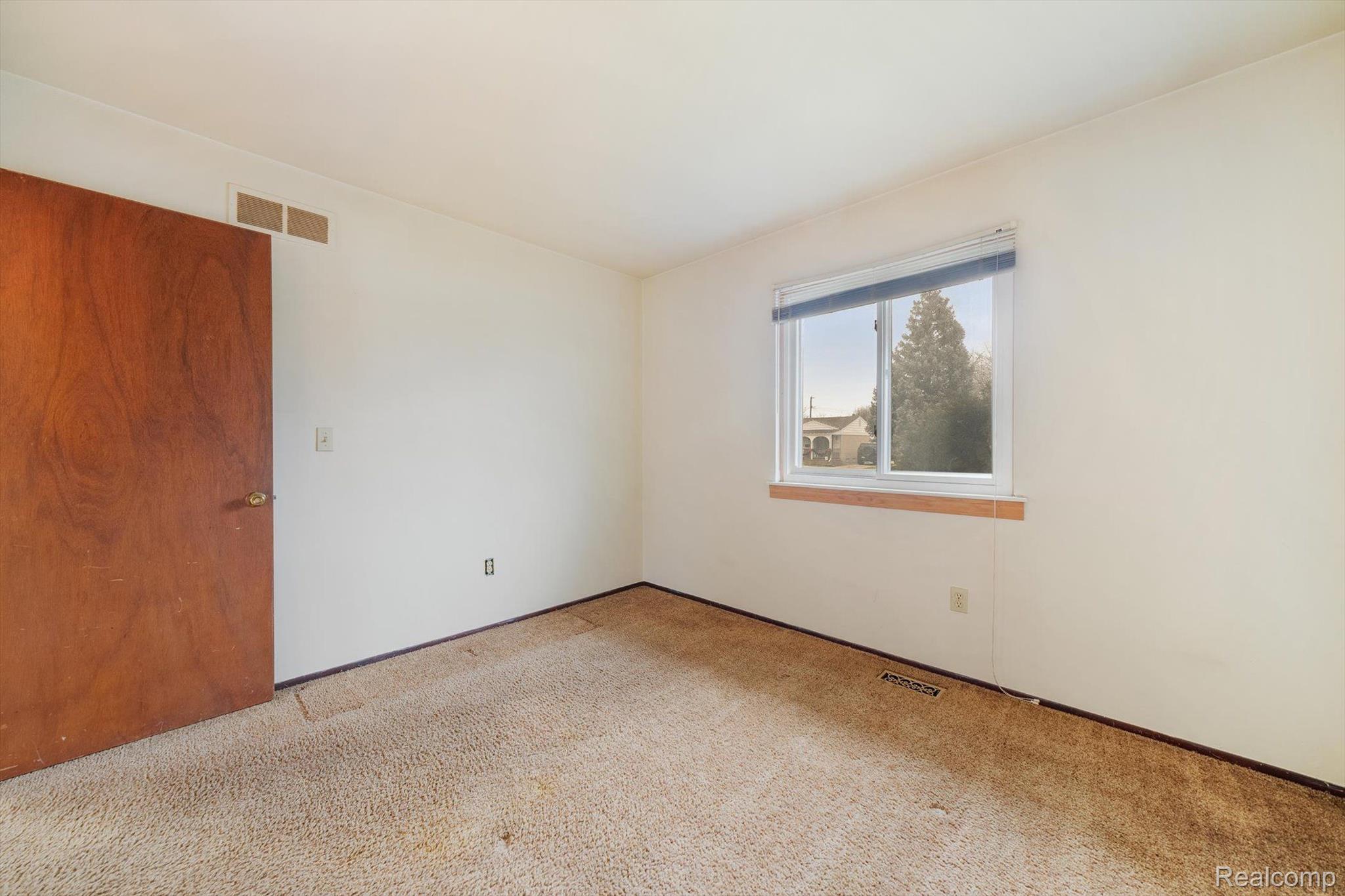 2159 Garry Drive Troy, MI 48083 - Photo 21 of 36 Bedroom 2 - view 2