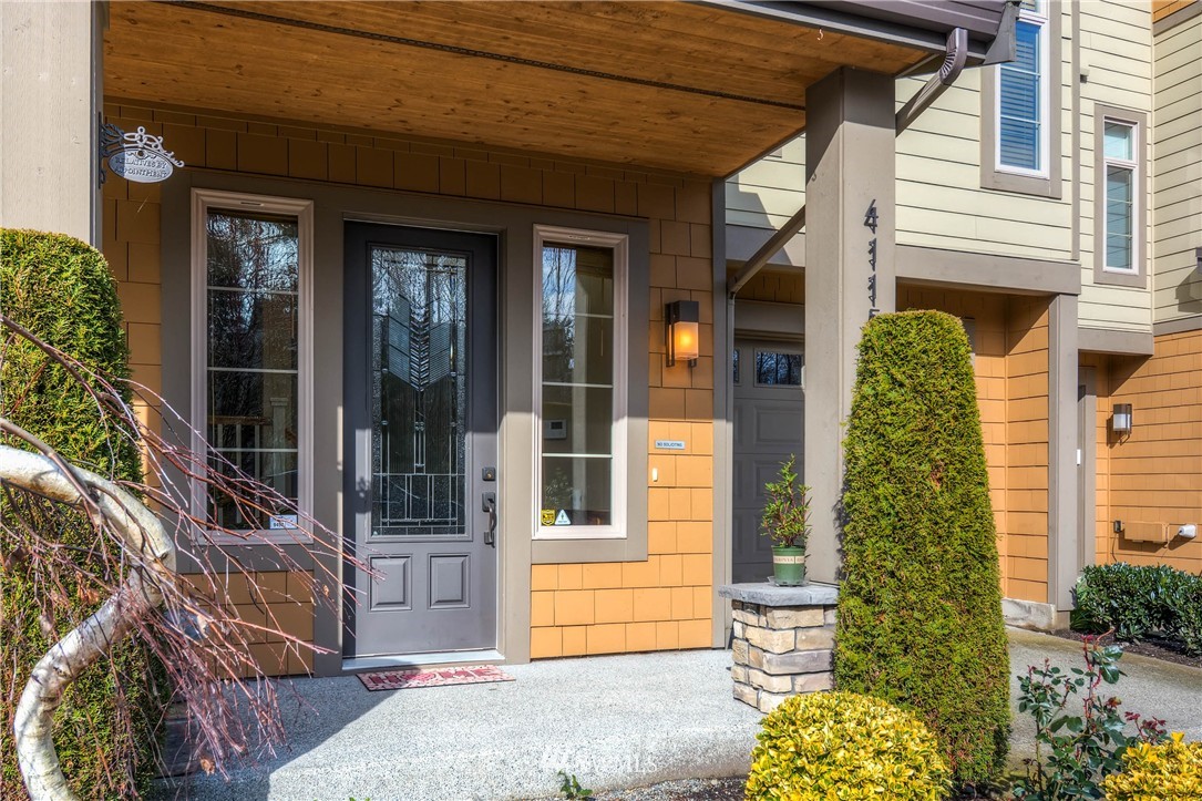 4115 Wells Avenue North Renton, WA 98056 - Photo 2 of 24 Gallery Image 2