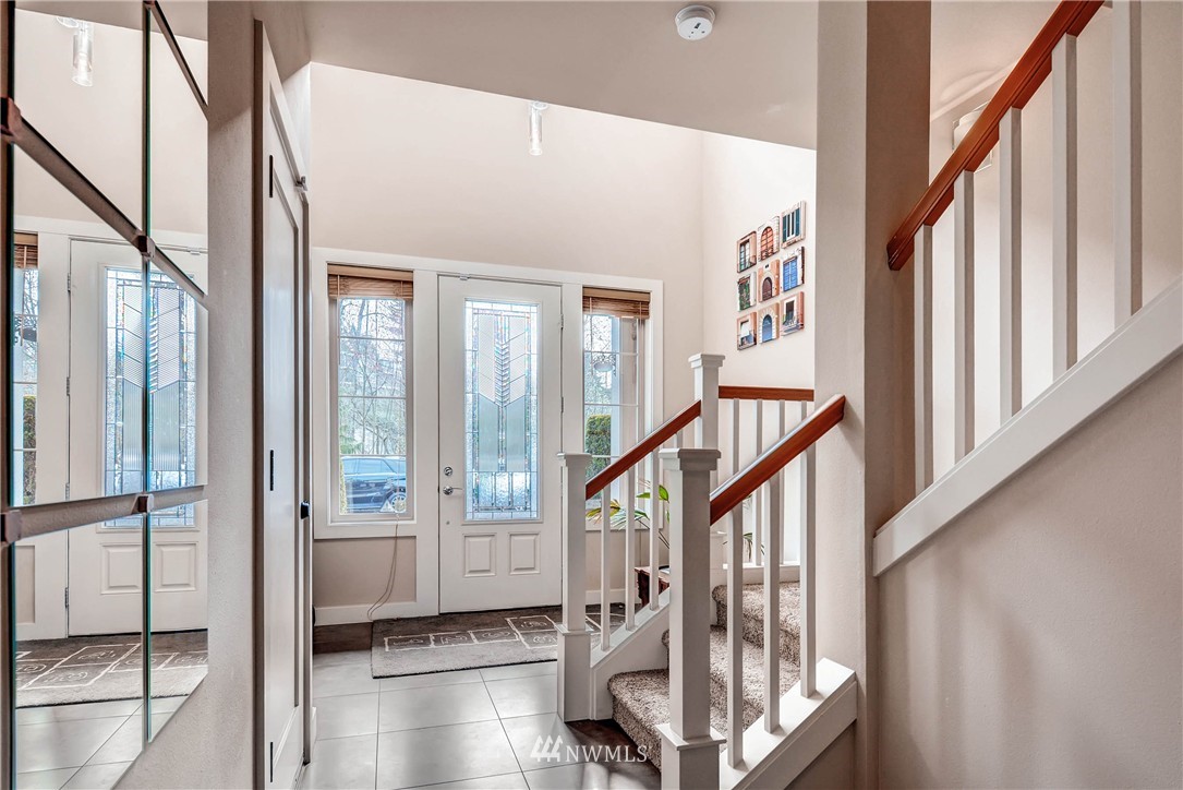 4115 Wells Avenue North Renton, WA 98056 - Photo 3 of 24 Gallery Image 3
