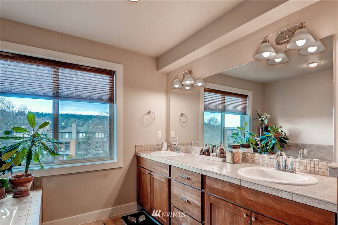 4115 Wells Avenue North Renton, WA 98056 - Photo 10 of 24 Gallery Image 10