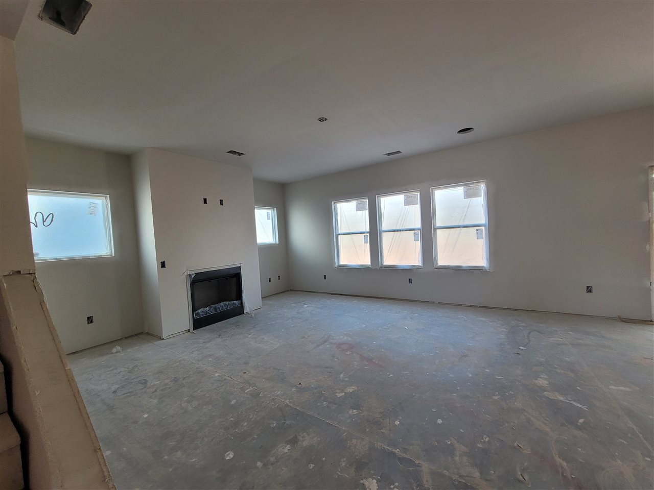 438 Wolfbend Road Woodruff, SC 29388 - Photo 5 of 31