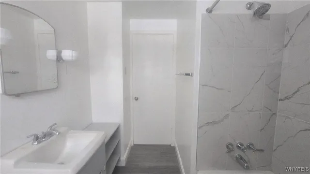 $2,400 | 359 Wrexham Court North, Tonawanda, NY 14150