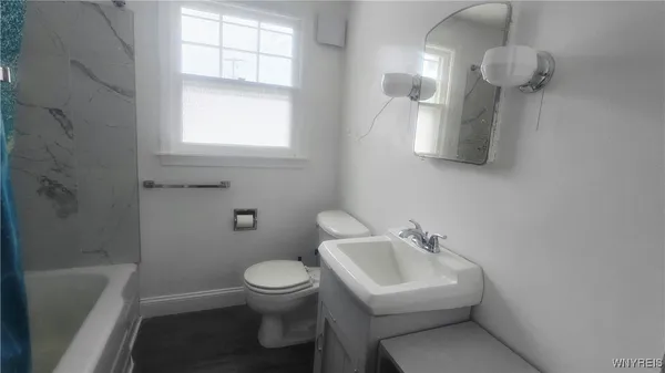 $2,400 | 359 Wrexham Court North, Tonawanda, NY 14150