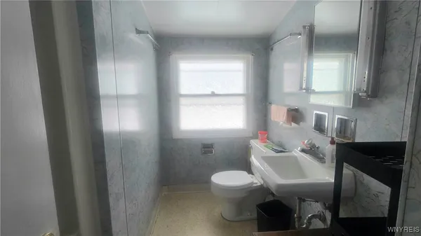 $2,400 | 359 Wrexham Court North, Tonawanda, NY 14150