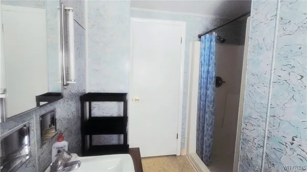 $2,400 | 359 Wrexham Court North, Tonawanda, NY 14150