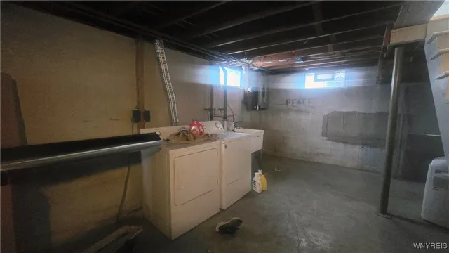 $2,400 | 359 Wrexham Court North, Tonawanda, NY 14150