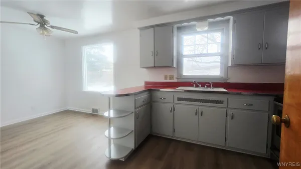 $2,400 | 359 Wrexham Court North, Tonawanda, NY 14150