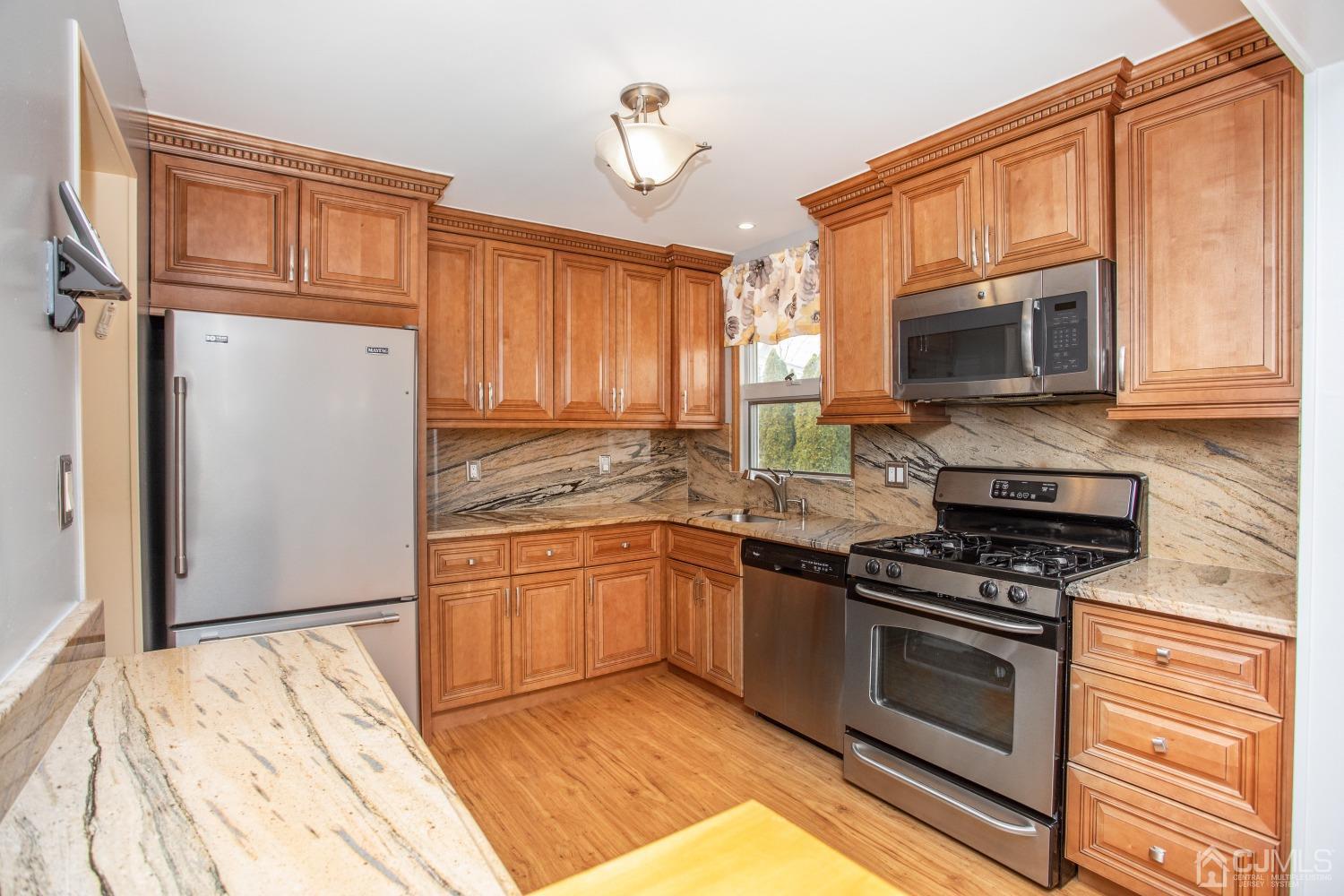 27 Darwin Road Old Bridge, NJ 08857 - Photo 9 of 40 Gallery Image 9