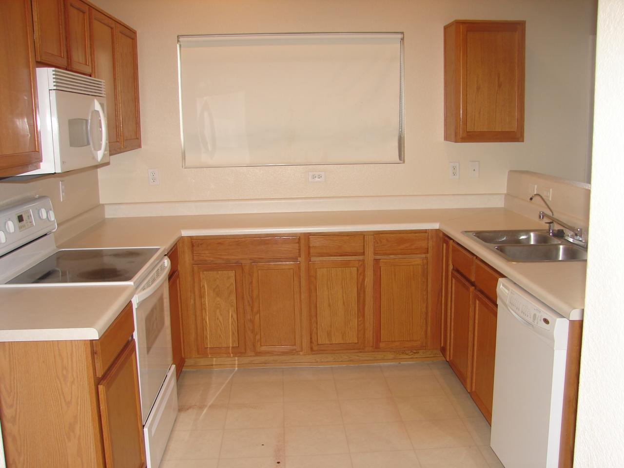 9406 West Eaton Road Phoenix, AZ 85037 - Photo 4 of 6 kitchen