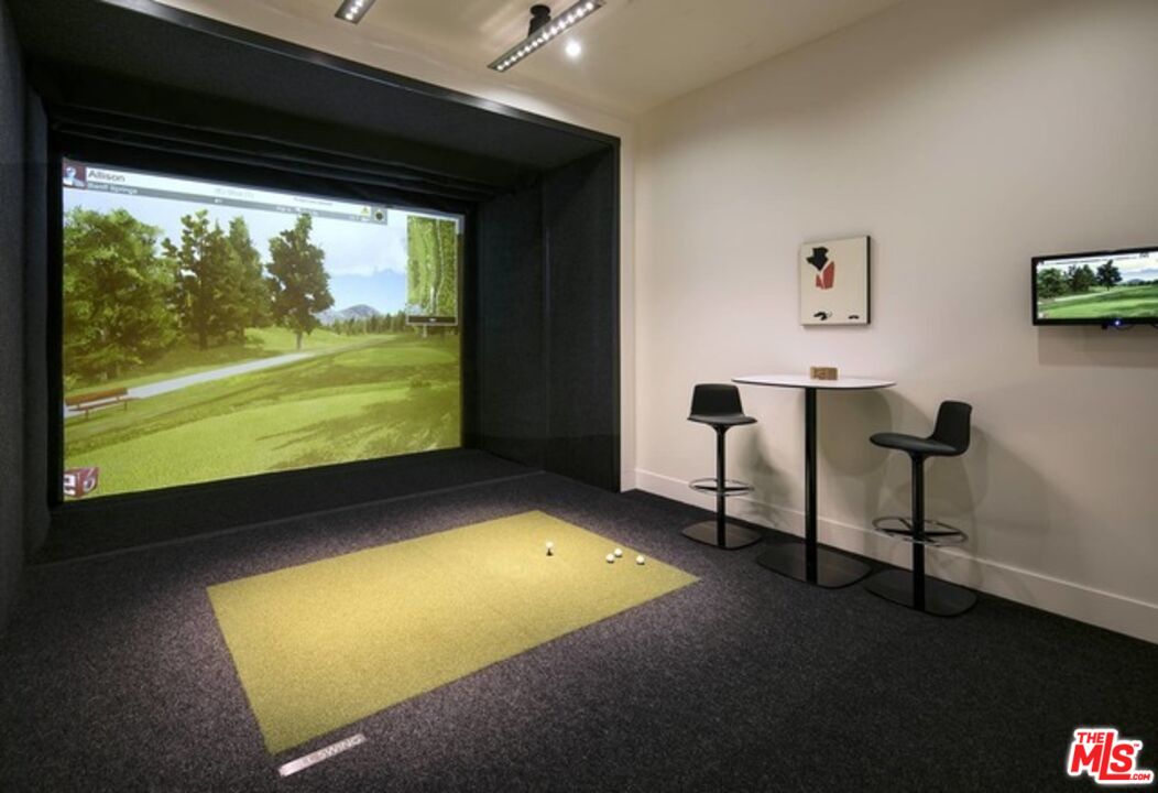 3033 Wilshire Boulevard, Unit 1707 Los Angeles, CA 90020 - Photo 28 of 32 a view of room with window