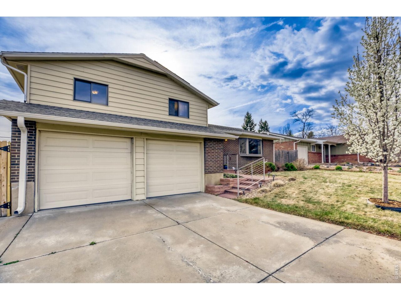 1270 Lehigh Street Boulder, CO 80305 - Photo 3 of 24 Tri-level with 2 car attached garage