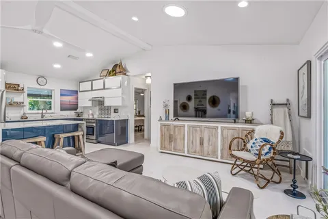 $949,900 | 670 Cypress Road, Vero Beach, FL 32963