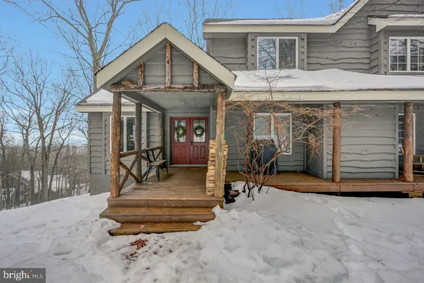 $525,000 | 59 Midway Lake, Lake Harmony, PA 18624