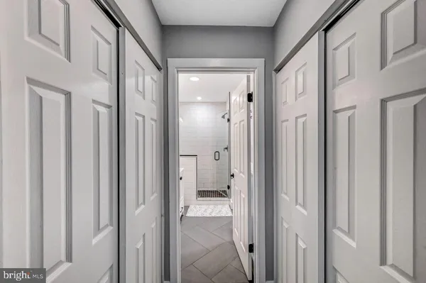 $525,000 | 59 Midway Lake, Lake Harmony, PA 18624