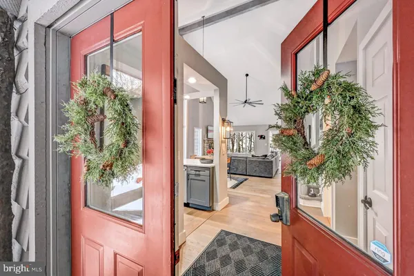 $525,000 | 59 Midway Lake, Lake Harmony, PA 18624